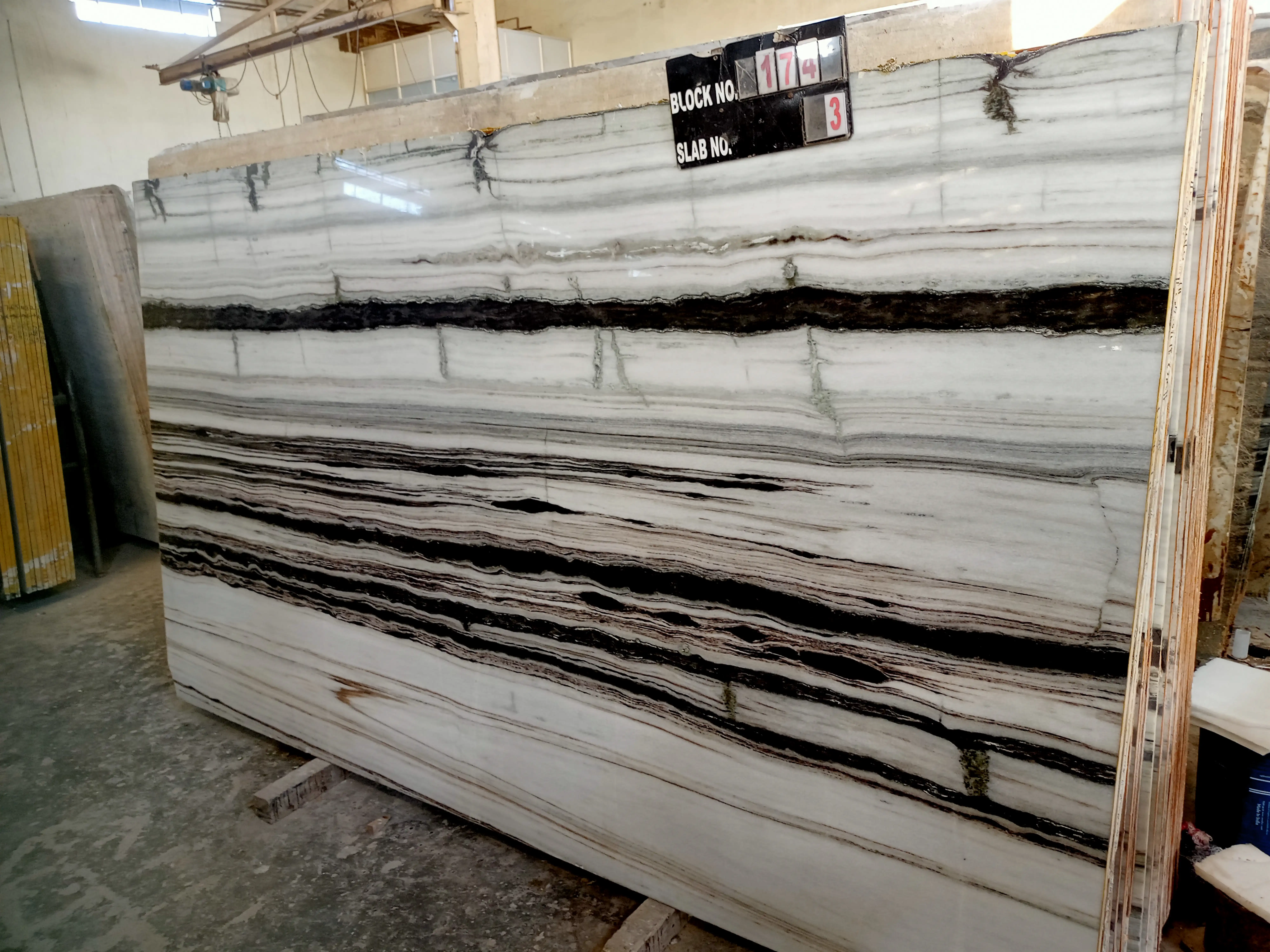 Panda White Marble Gangsaw Slab